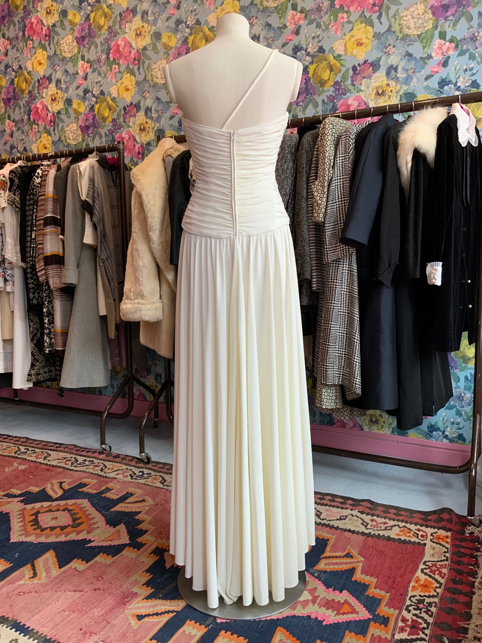 Frank Usher White Jersey Gown DRESS Bridport Frank Usher White Jersey Gown DRESS Bridport