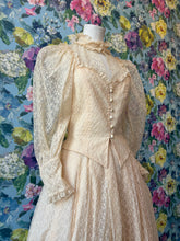 Load image into Gallery viewer, Buttercream Lace Ensemble