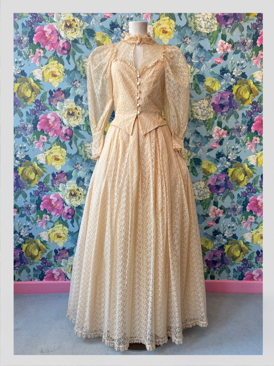 Buttercream Lace Ensemble