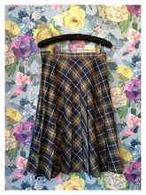 Load image into Gallery viewer, Margaret Howell Pleated Tartan Skirt