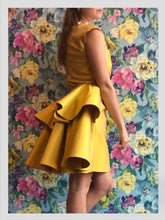Load image into Gallery viewer, Oscar de la Renta Golden Slub Silk Cocktail Dress