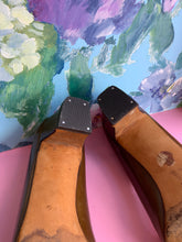 Load image into Gallery viewer, Brown Leather Court Shoes